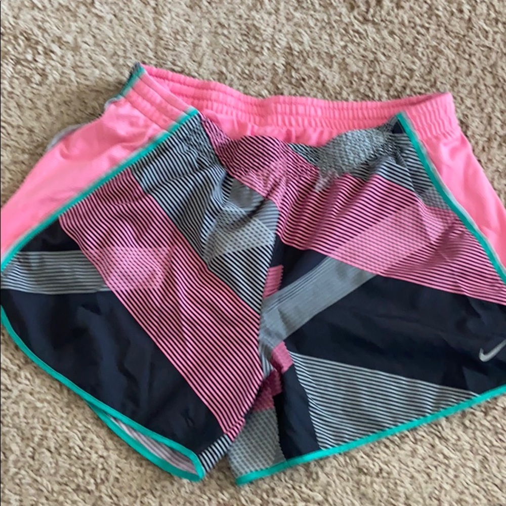Nike dry fit size medium